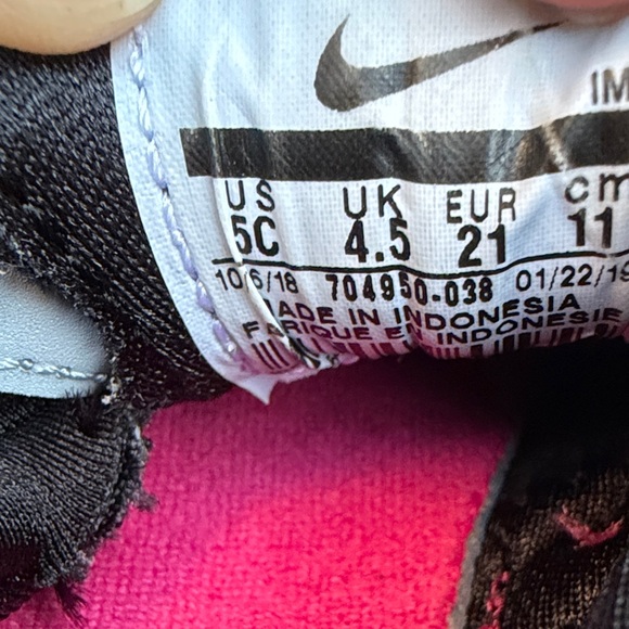 Nike Huarache Black, Red and gray Sneakers 5c - Picture 5 of 6